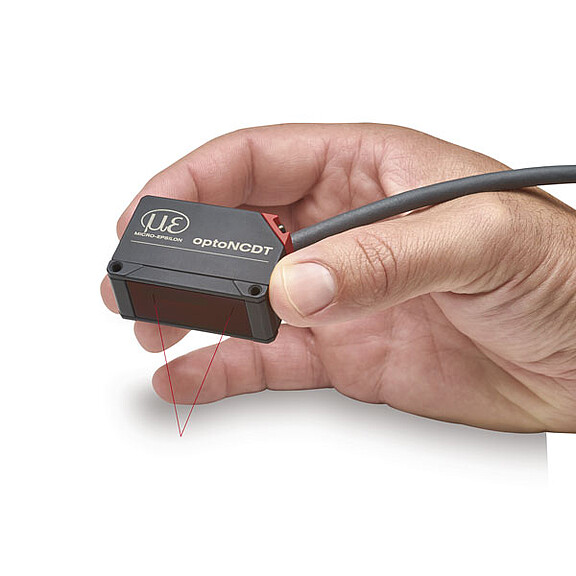 Pienikokoinen rakenne integroidulla ohjauselektroniikalla